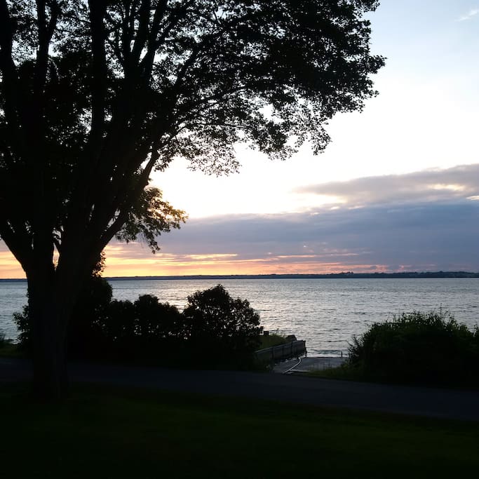 Compostela Waterfront Cottage - Sunsets to die for