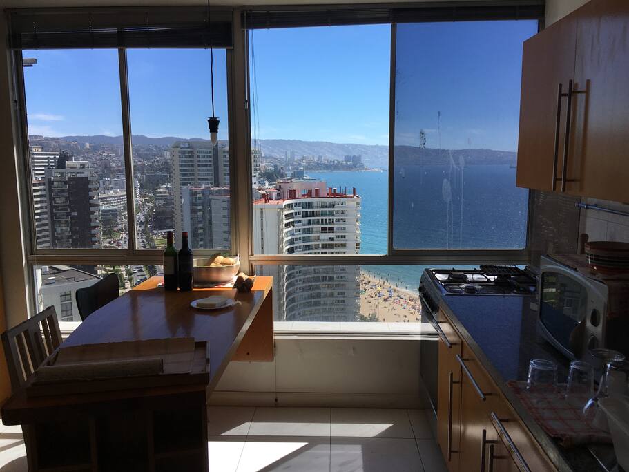 Kitchen with breakfast table