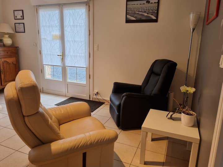 Logement 2 Pièces Avec Stationnement à L'intérieur De La Propriété, Situé Au Cœur Du Ternois Dans Un Petit Village Calme à 5 Mm De Saint-pol-sur-ternoise, 5 Mm Du Circuit De Croix-en-ternois, 50 Mm De La Côte D'opale ( Le Touquet, Berck-sur-mer) - Saint-Pol-sur-Ternoise