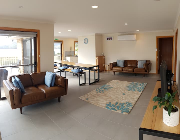 Adventure Bay Beachside Apartment - Bruny Island