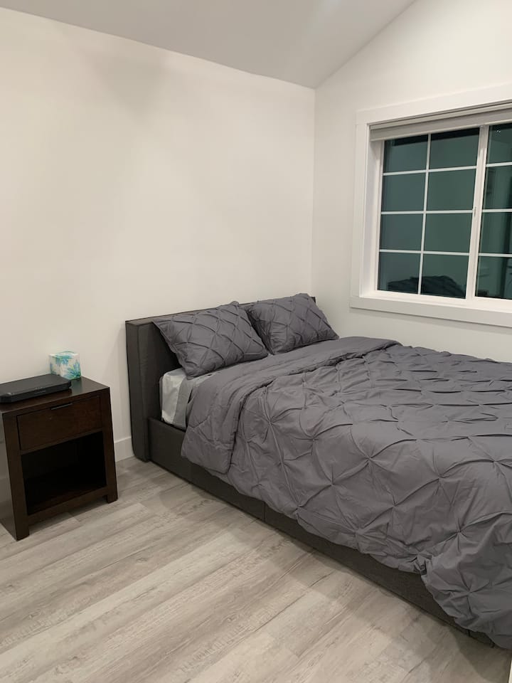 سرير بحجم كوين