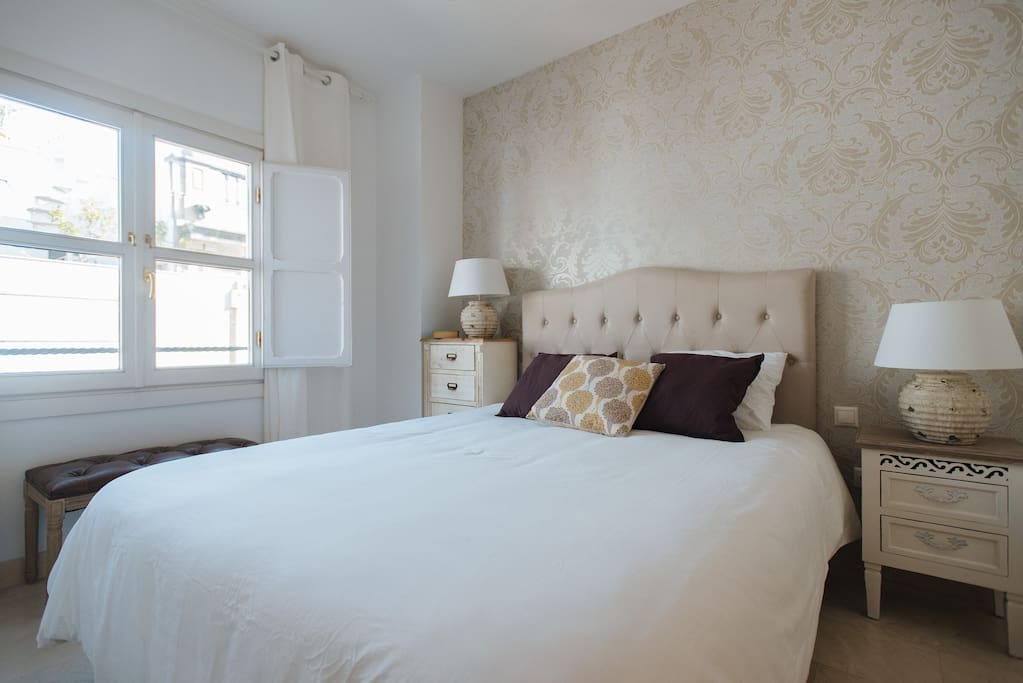 MAIN BEDROOM