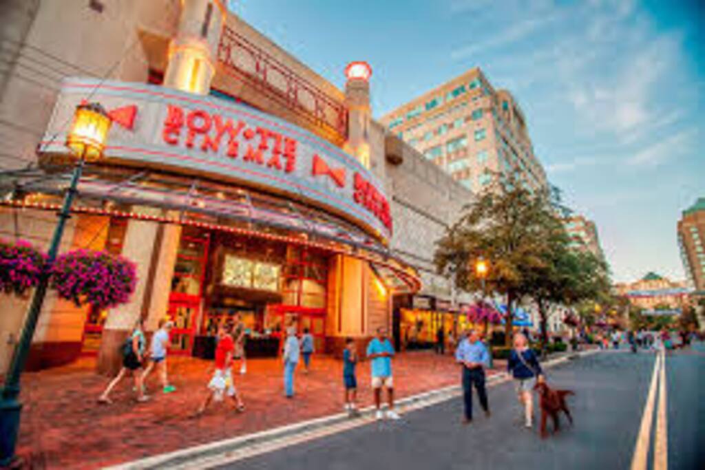 Reston Town Center Entertainment