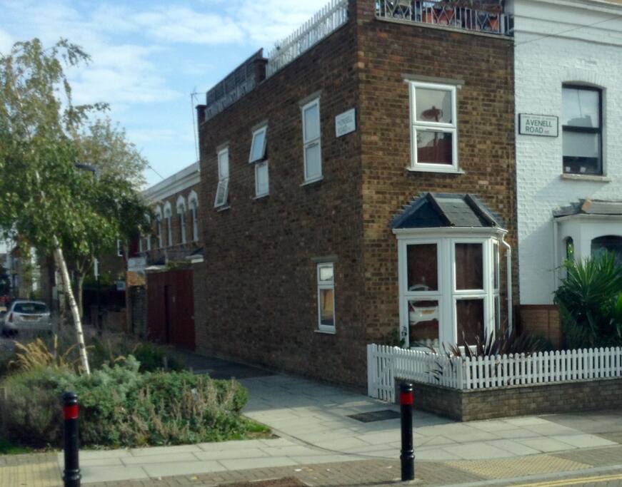 Corner position house