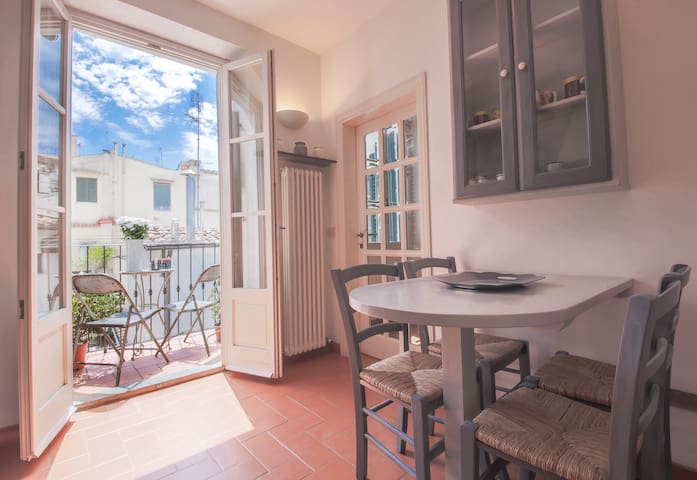 Carlotta’s Place – 3B with View! gallery image 2