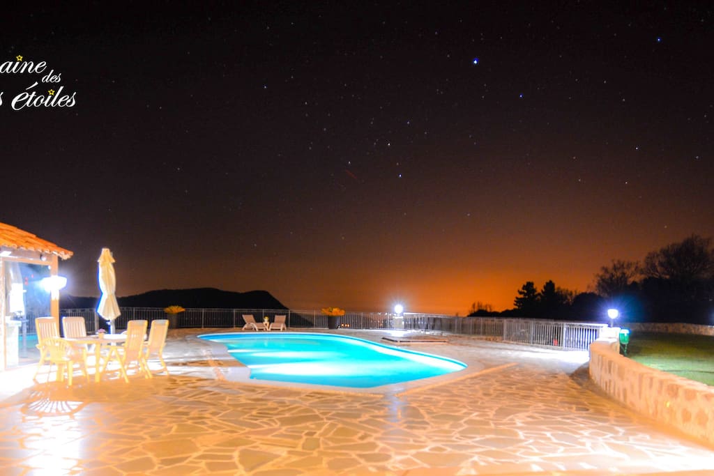 Accès piscine et terrasse