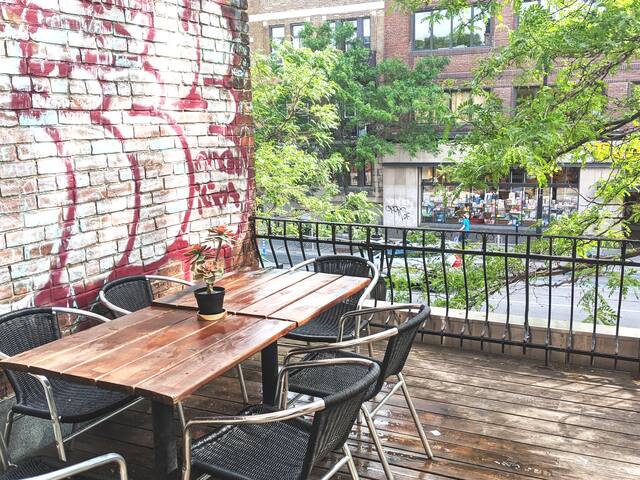 Chic 3-Bedroom Escape | Patio & BBQ | Sleeps 10 gallery image 2