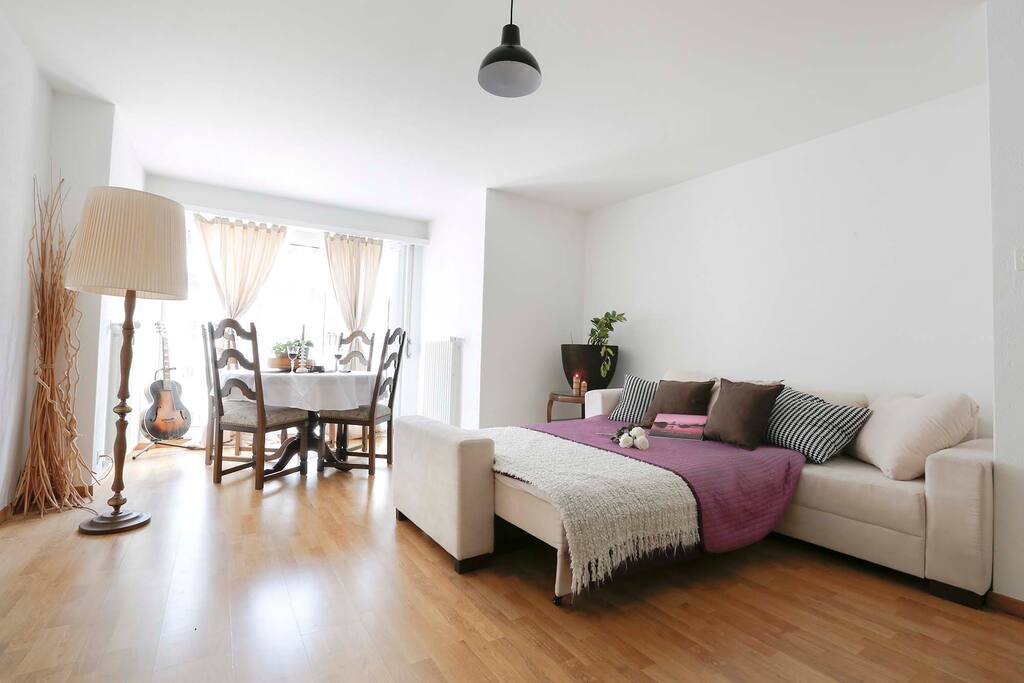 Livingroom – Couch as bed