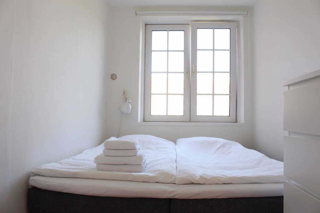 Bedroom A double bed / 2 single beds