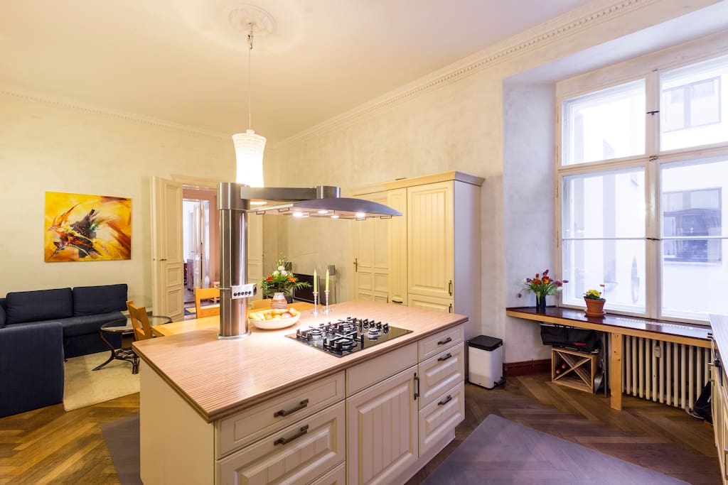 Küche und Wohnzimmer