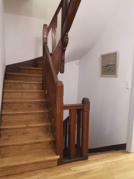 escalier menant au 2nd étage