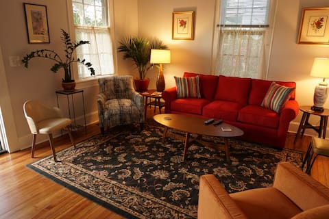 Popular Airbnb listing: Convienent to USC & Downtown Great for Couples in Columbia