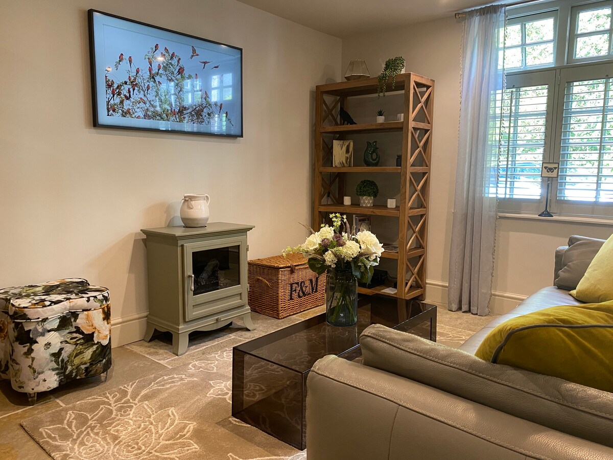 Top performing Airbnb: Stylish Coach House - Private Hideaway - Wilmslow in Cheshire East