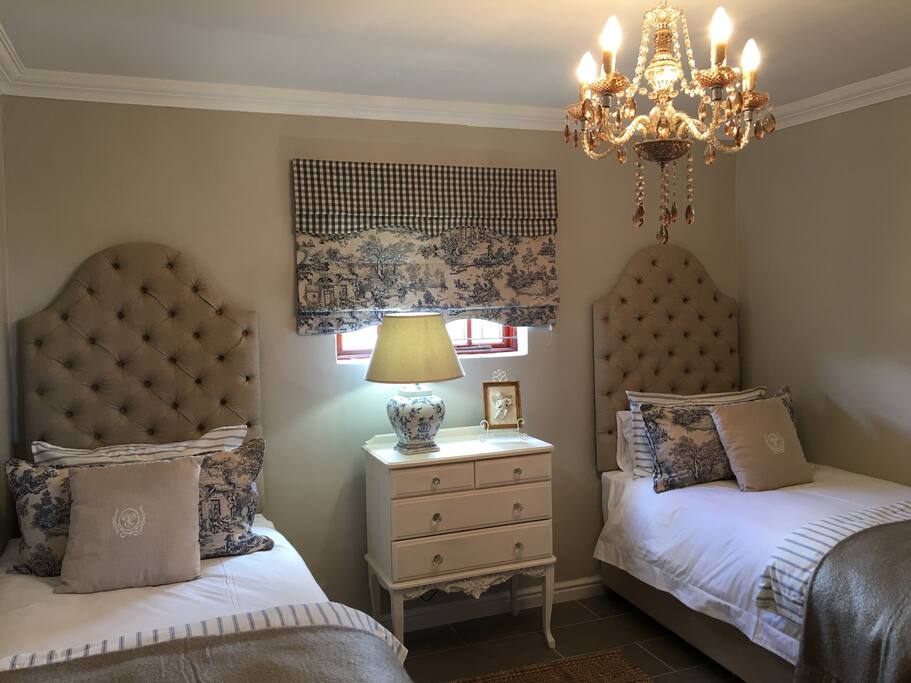 Room no.2 (2x single beds)