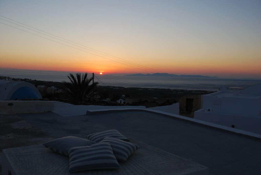 TERRACE VIEW
TO THE SUNSET