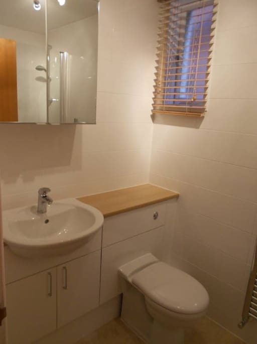 Bathroom (shared)