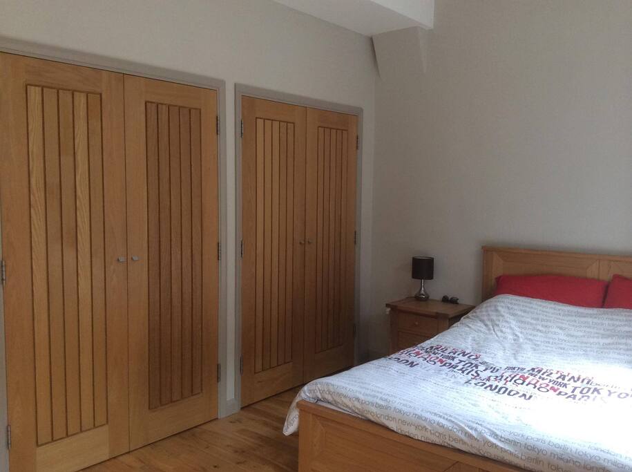 Spacious and luminous bedroom