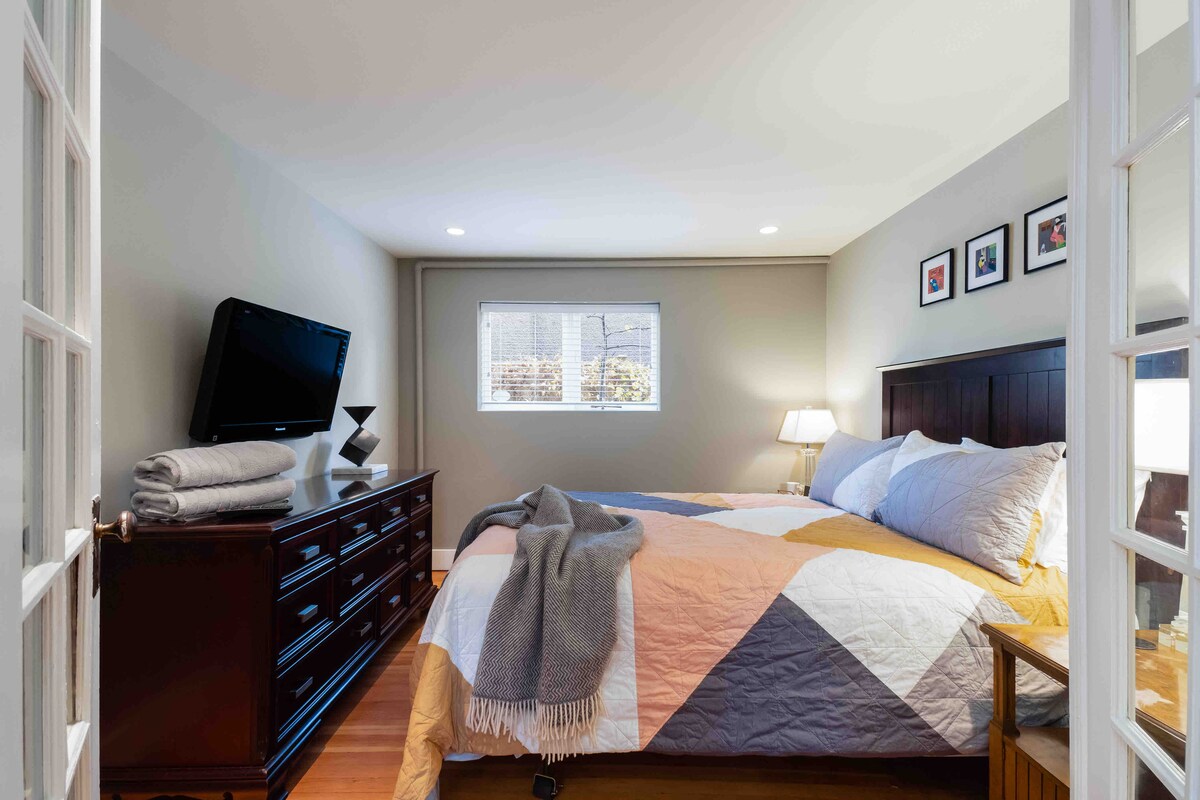 Francuska vrata otvaraju se prema spavaćoj sobi