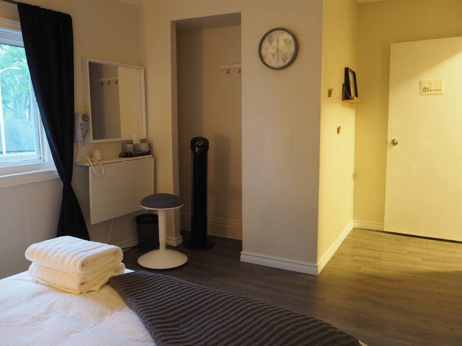 Venus Room - Makeup Area and Door