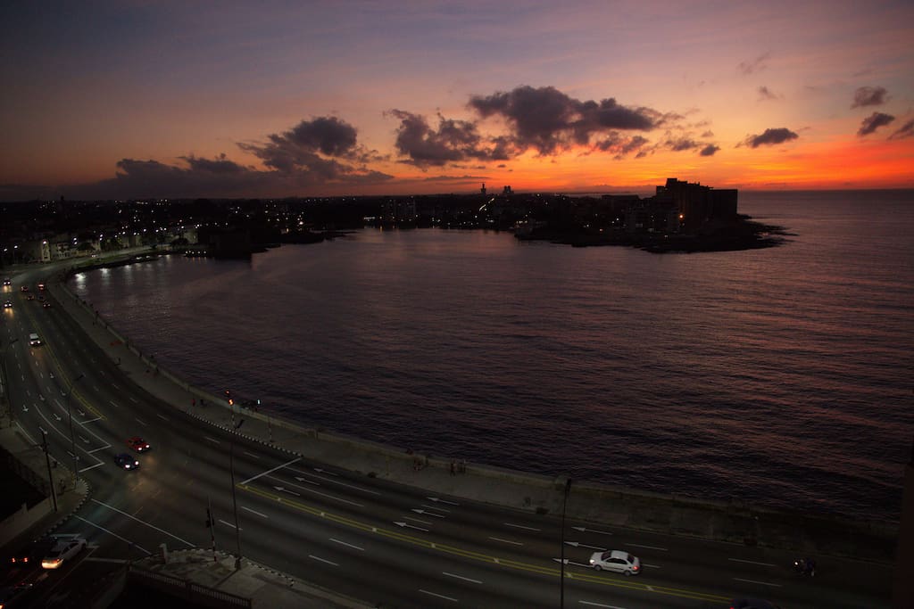 El atardecer, visto desde la ventanas