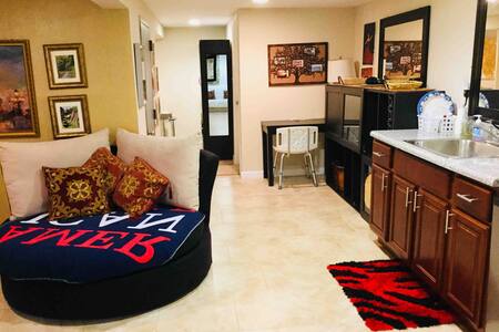 Beautiful Queens Home close to JFK and LGA