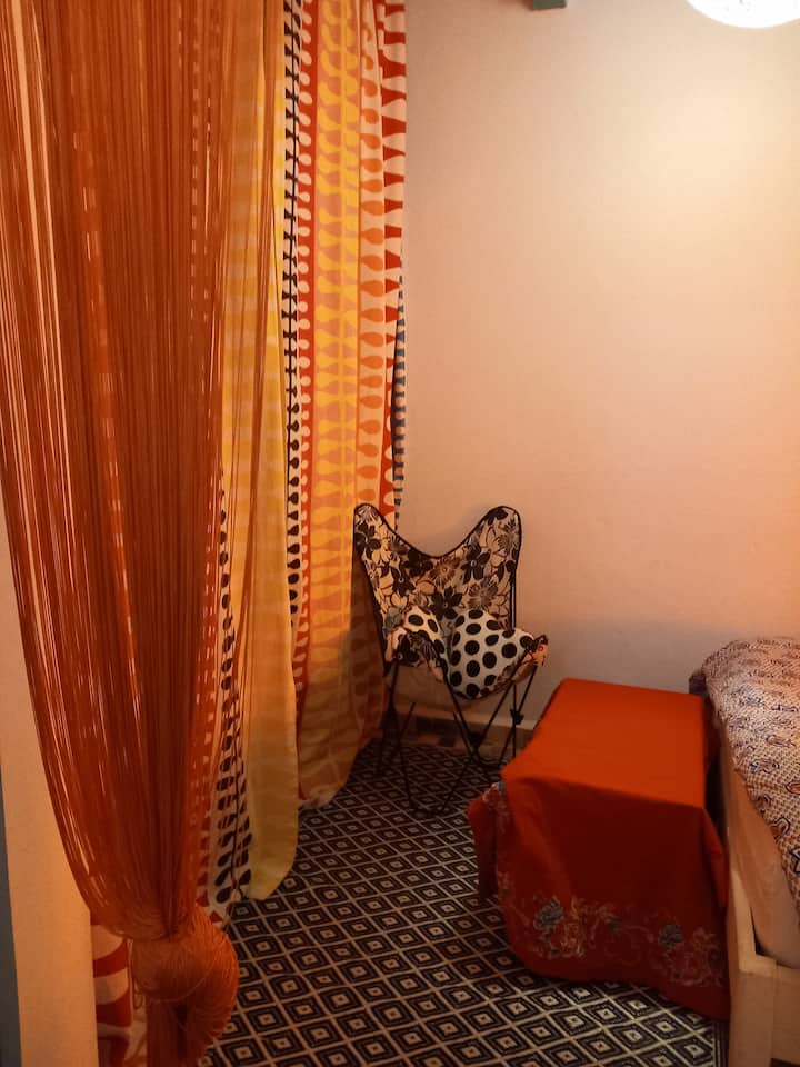 Dressing derrière le rideau chambre du 1er étage