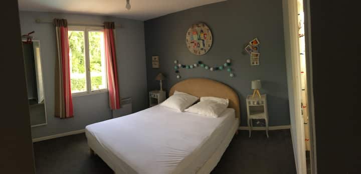 Habitación 1: habitación principal con SdB (SdB 2) contigua