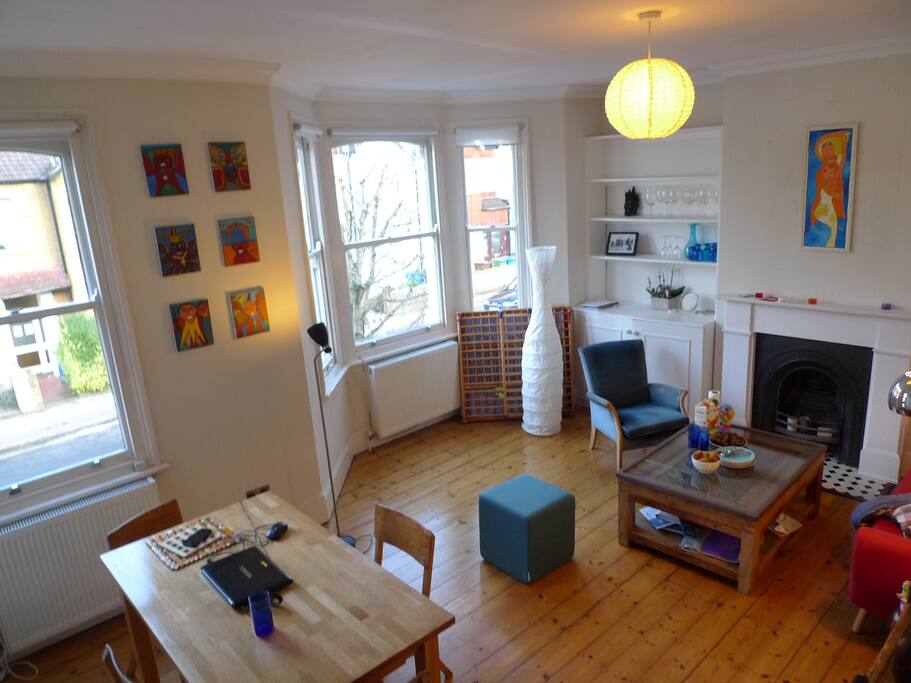 Living room with bow window - plenty of light