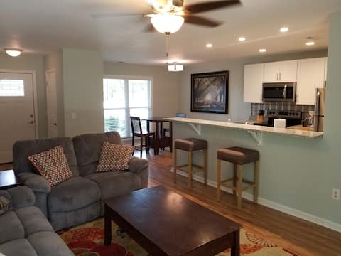 Clean, Comfy & Convenient on James Island