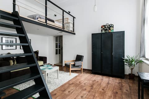 Bright Loft in Budapest's 7th District with AC