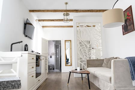Old Town Riverside apartment