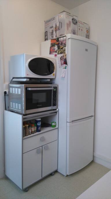 four micro ondes frigo