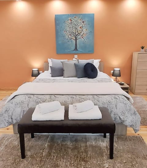 Unique, Stylish Studio near Beaches