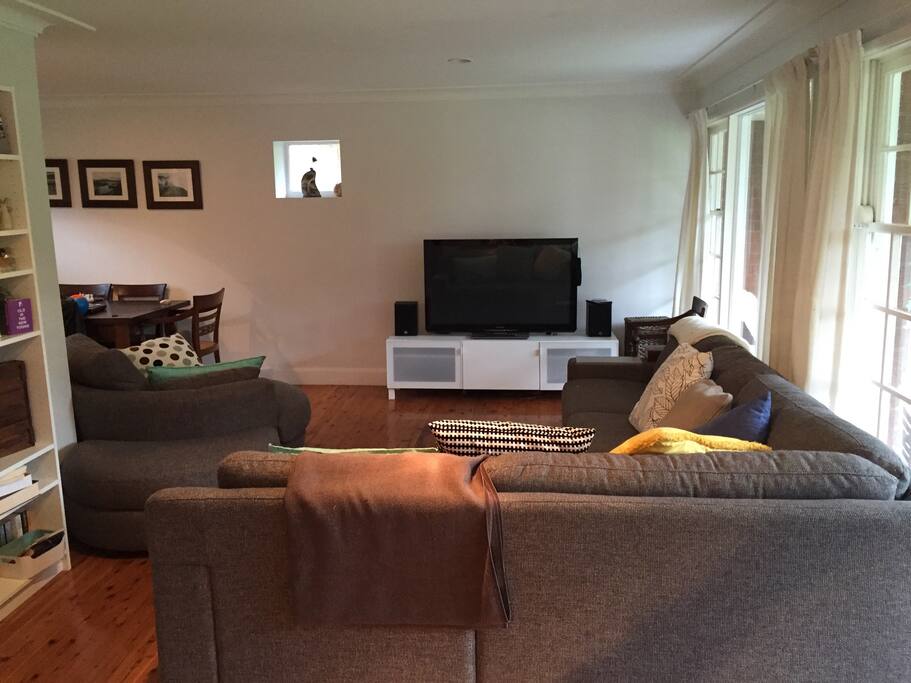 Main loungeroom with entertainment.