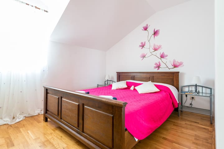 غرفة النوم 2