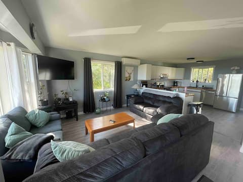 Sunrise Mountain-view Skidegate private house