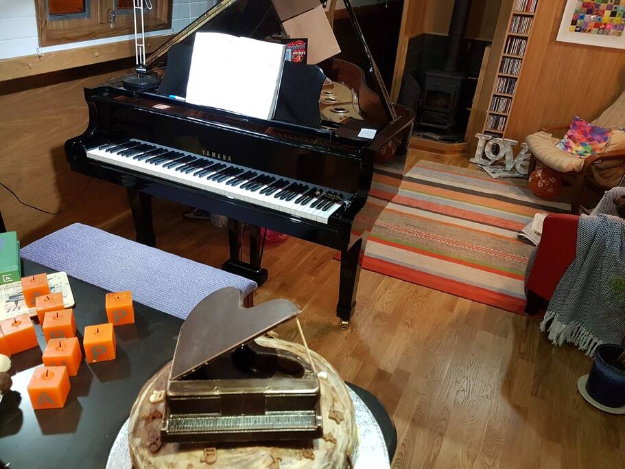 Yamaha c2 grand piano