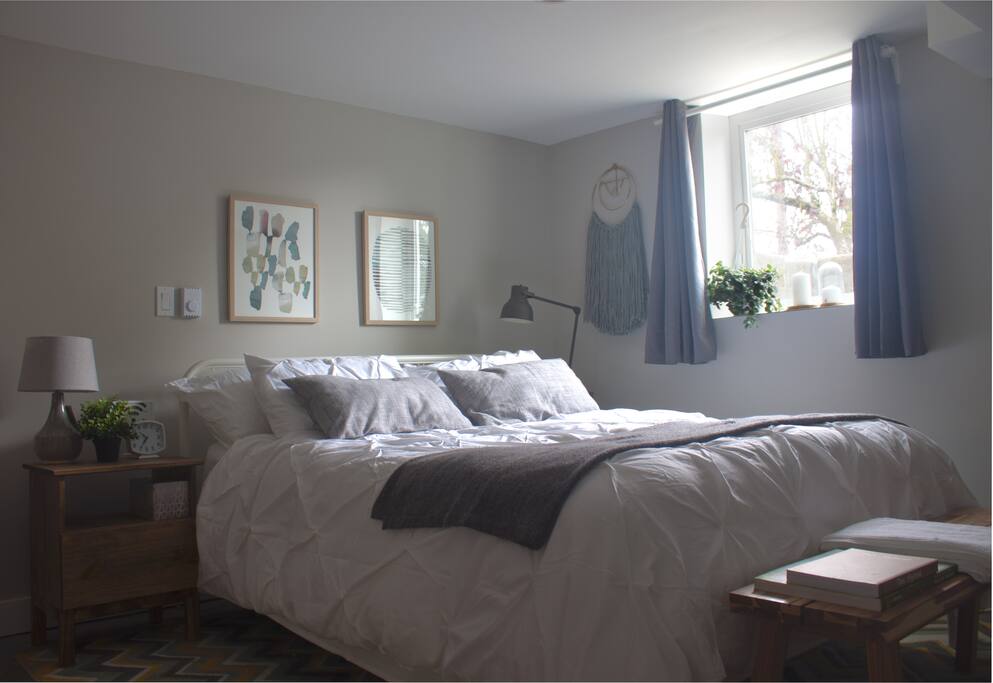 Queen size bed
