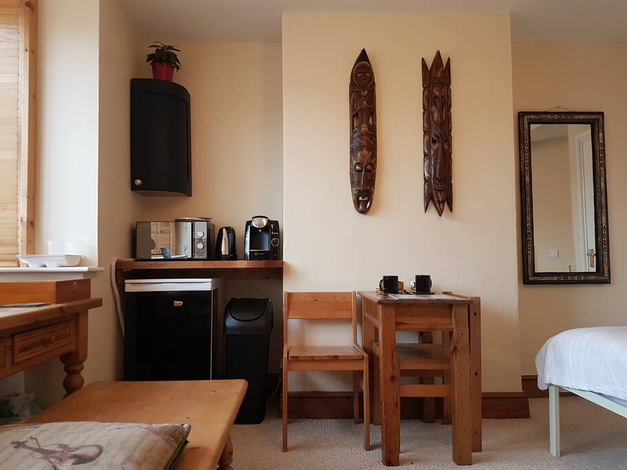 Fridge/freezer, microwave, kettle, Tassimo-Bosch coffee machine, storage