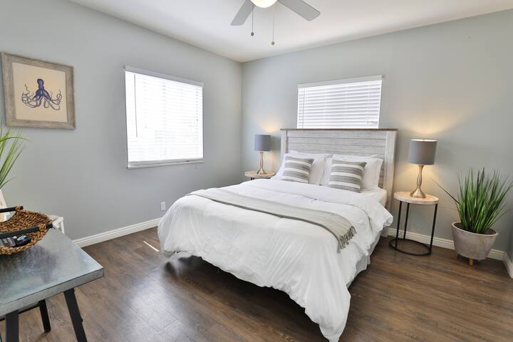 Great Cottage near State St