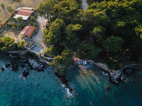 Akyaka cedar house