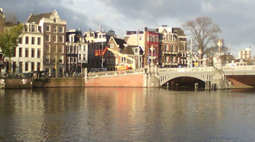 Hermitage museum boat with amstel river vieuw gallery image 4