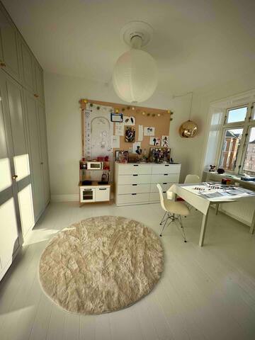 150 kvm., lys og perfekt beliggenhed gallery image 5