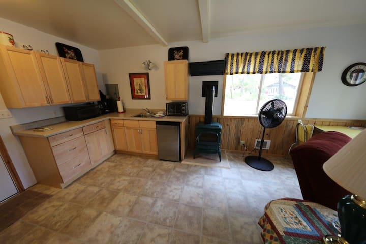 Tamarack Lane Cabins Bowe Cabin Cabins For Rent In Addy