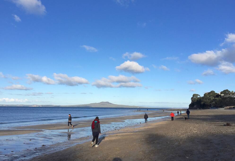 Afternoon walk at Campbell's Bay beach