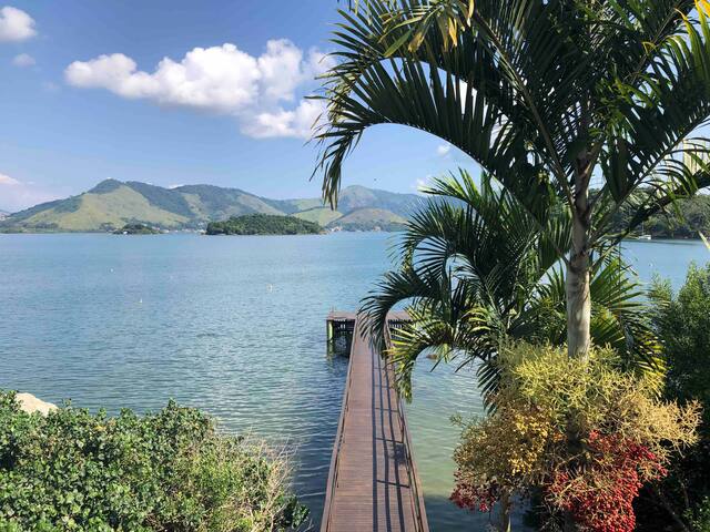 Apartamento pé na areia, vista cinematográfica!