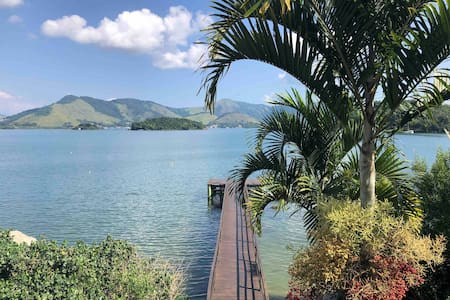 Apartamento pé na areia, vista cinematográfica!