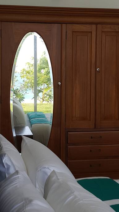 The closest room to the ocean. Ocean Suite at Parrotfish Bay