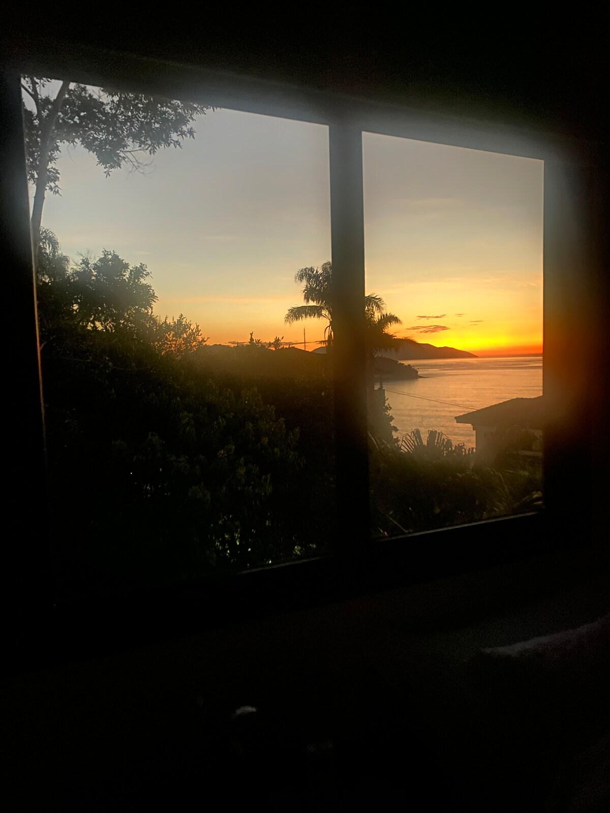 日出前：卧室景观。