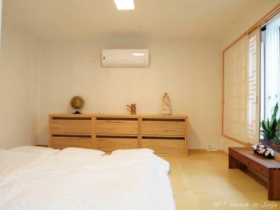 Sarangbang in Hanok 한옥사랑방